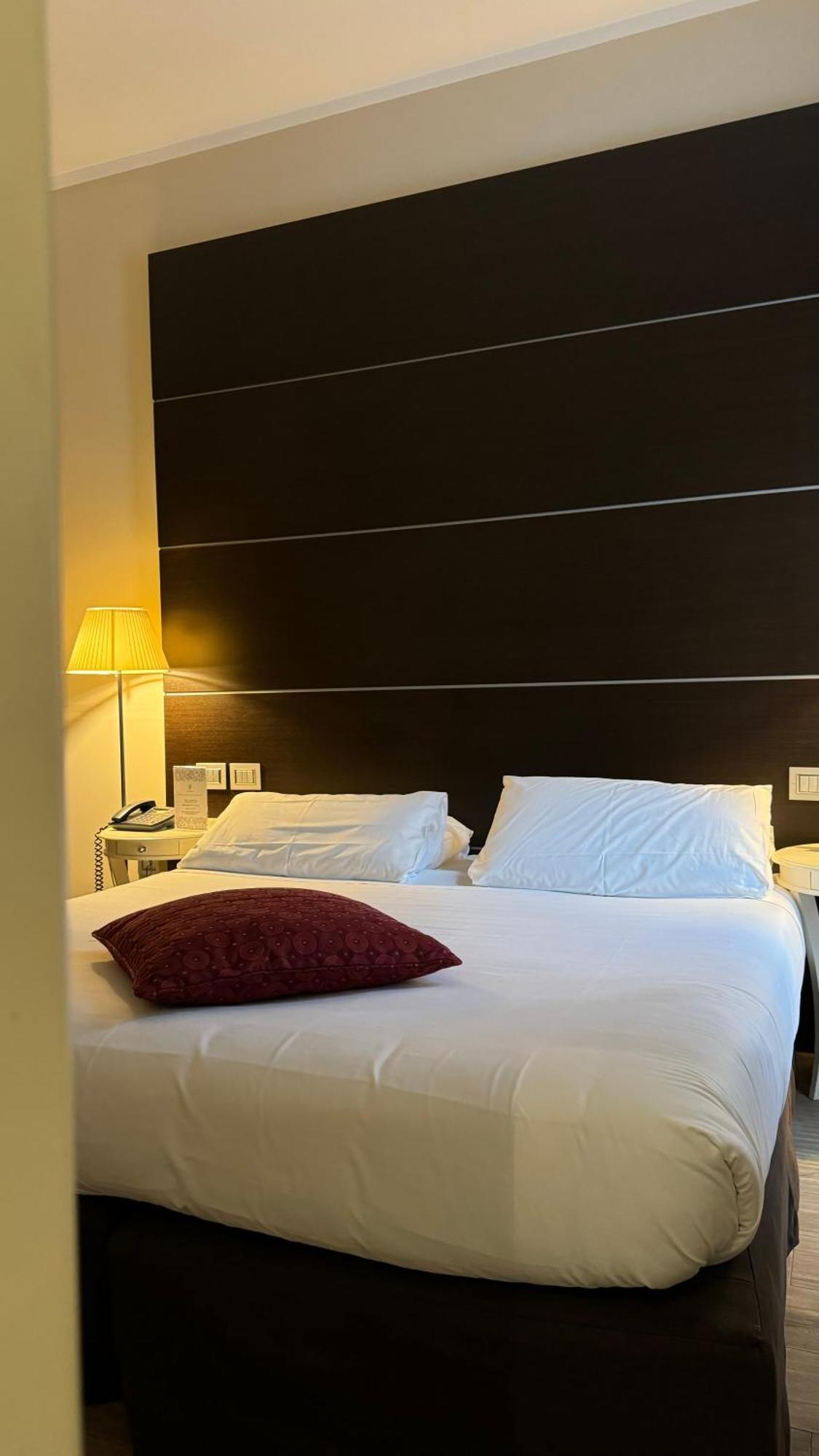Townhouse 33 Hotel Milan Exterior photo
