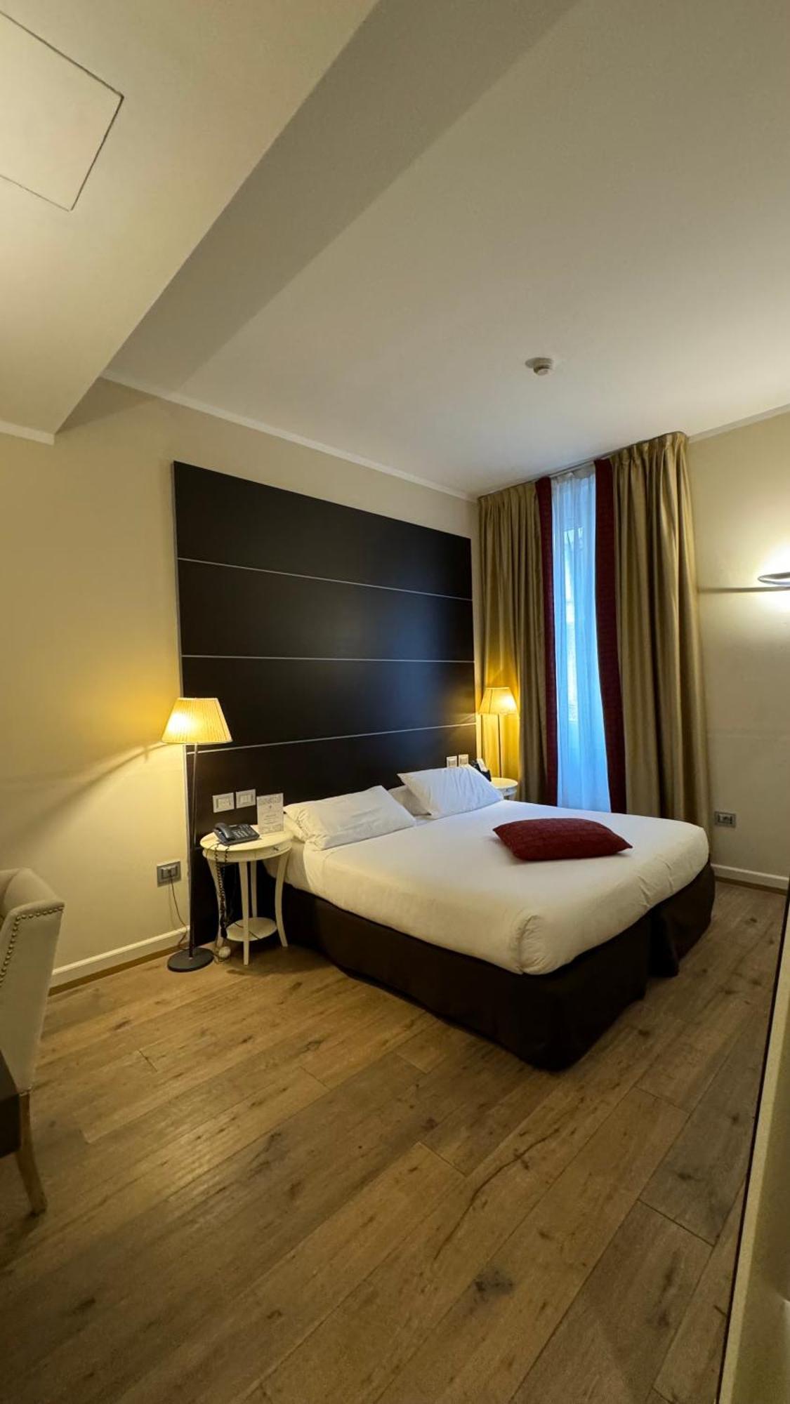 Townhouse 33 Hotel Milan Exterior photo