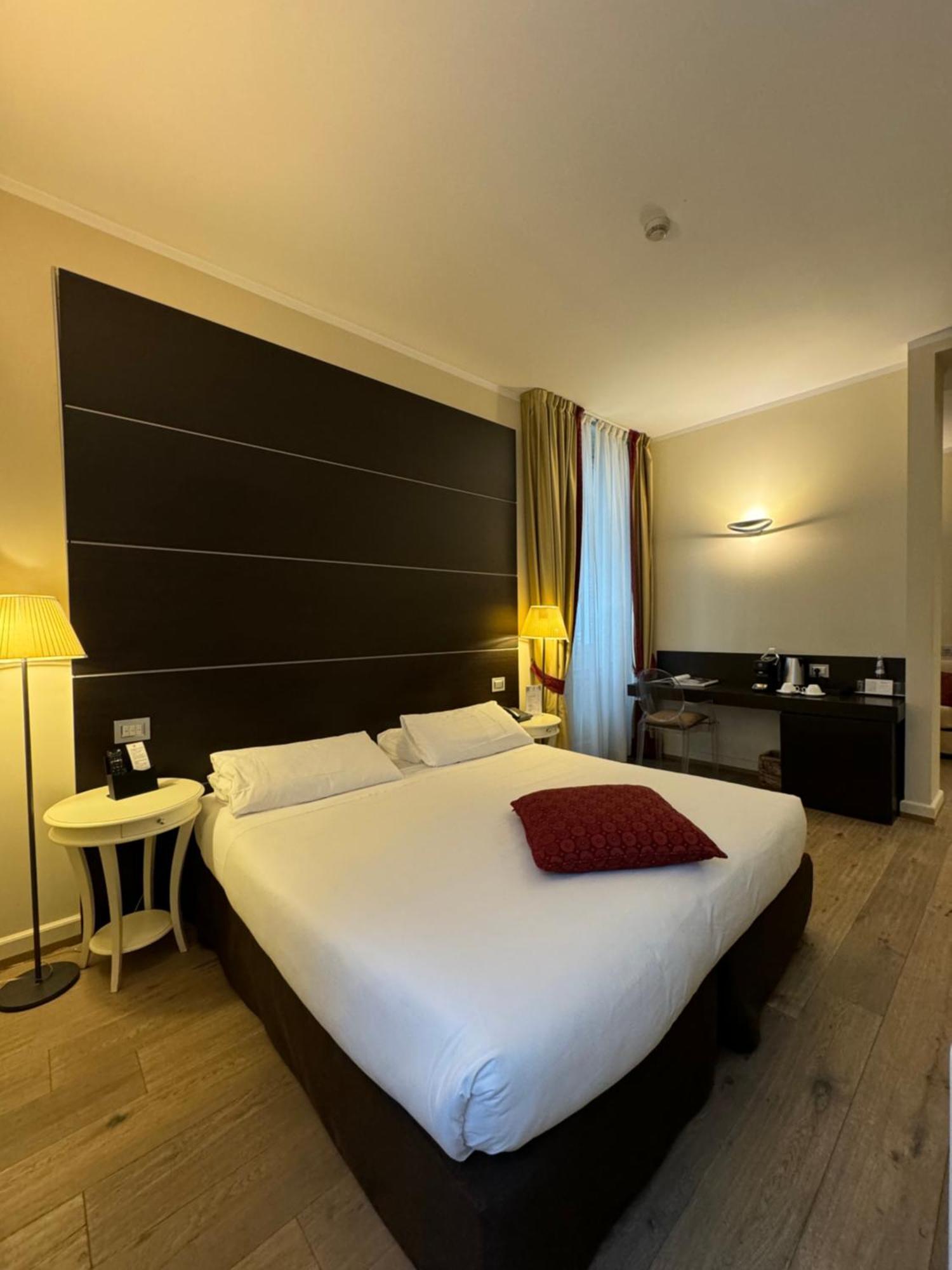 Townhouse 33 Hotel Milan Exterior photo